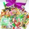 Подарочный бокс со сладостями (35 конфет), брелком и игрушкой